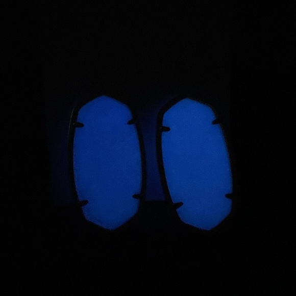 NWT Kendra Scott Danielle Earrings Gold Blue Glow Dark Glass Halloween Limited - Picture 1 of 7